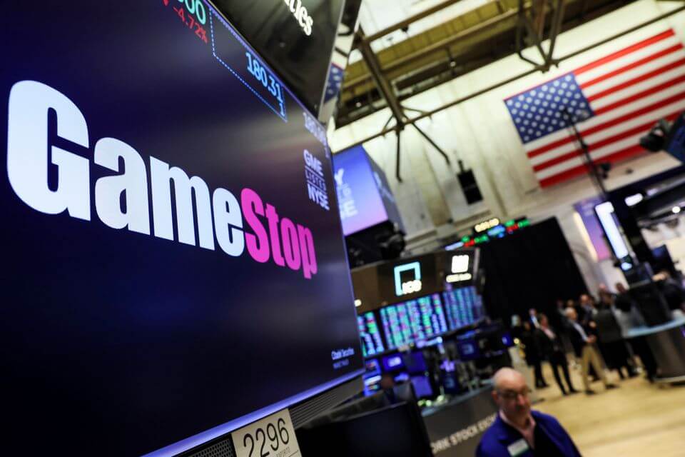 “GameStop’s Surprising Success: Online Pivot and Strong Videogame Demand Outperform Expectations”