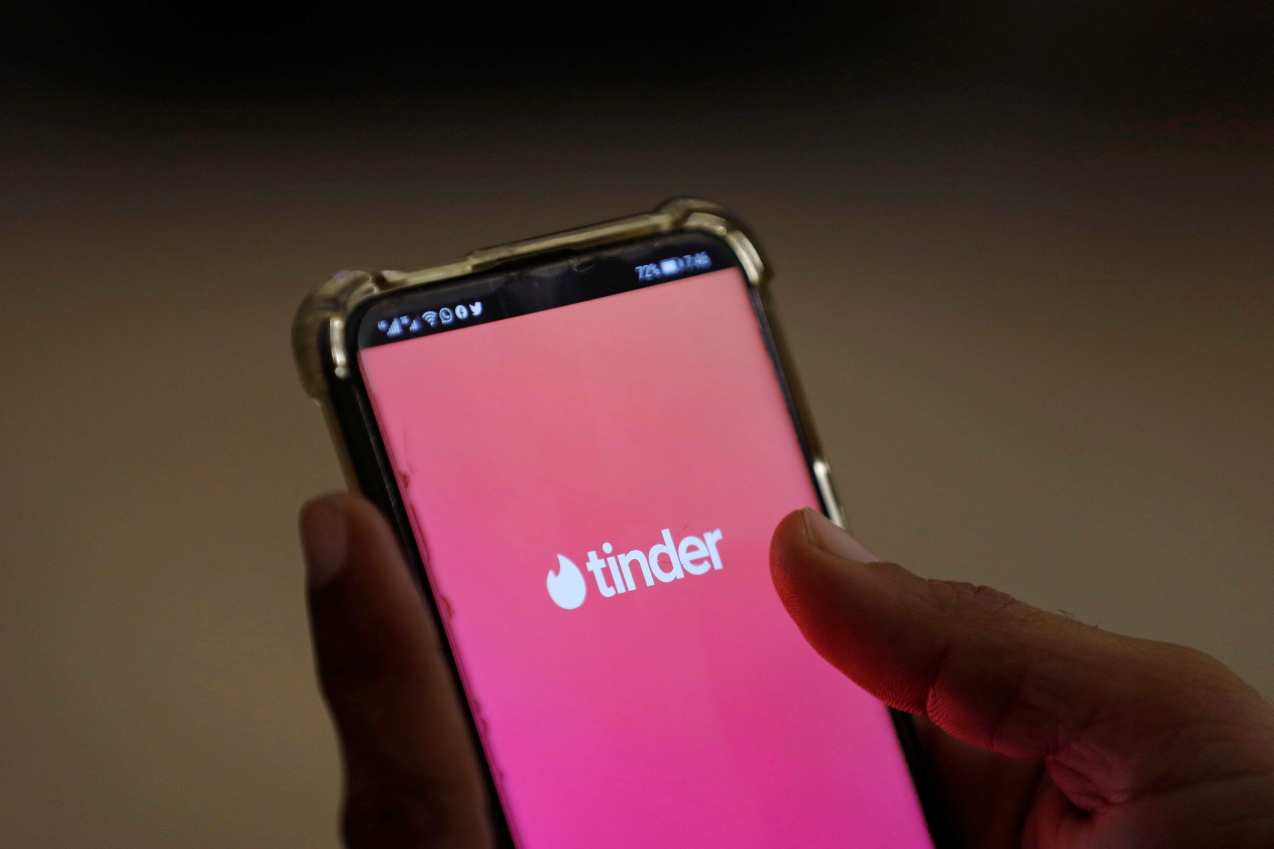 “Russian Court Imposes Fines on Tinder and Twitch for Non-Compliance with Data Localization Regulations”