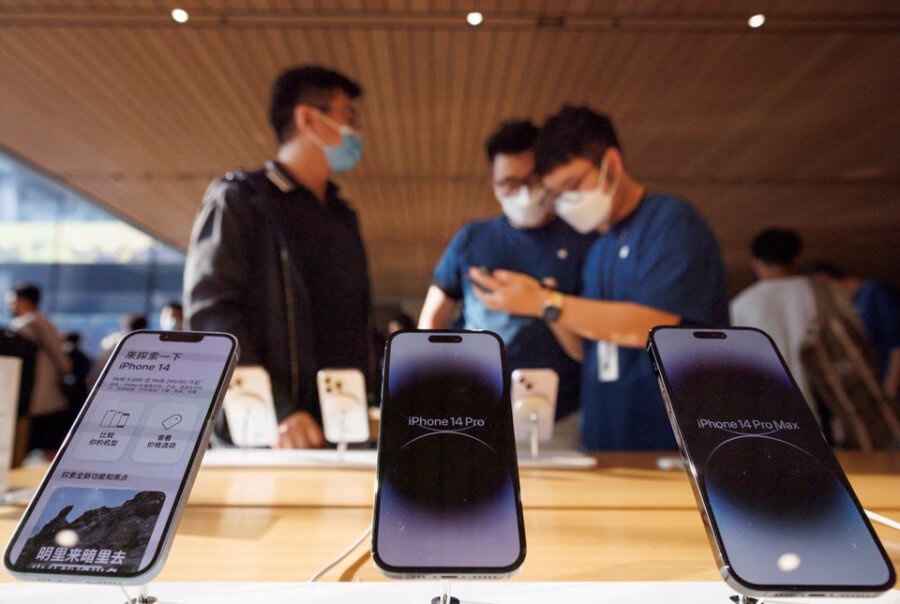 “Escalating Chinese Restrictions on iPhones Shake Up US Tech Industry”