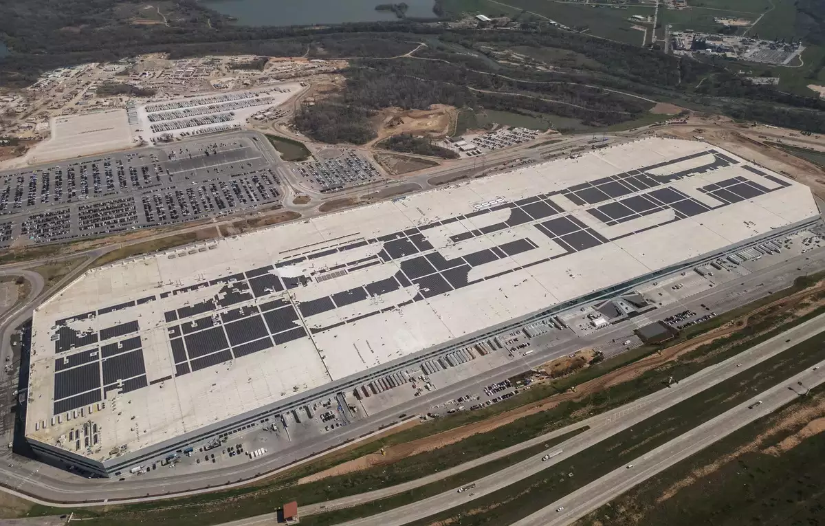 Tesla Launches Shanghai Megapack Battery Plant, Aiming for 10,000 Units Annually Amid Project Timeline Adjustments