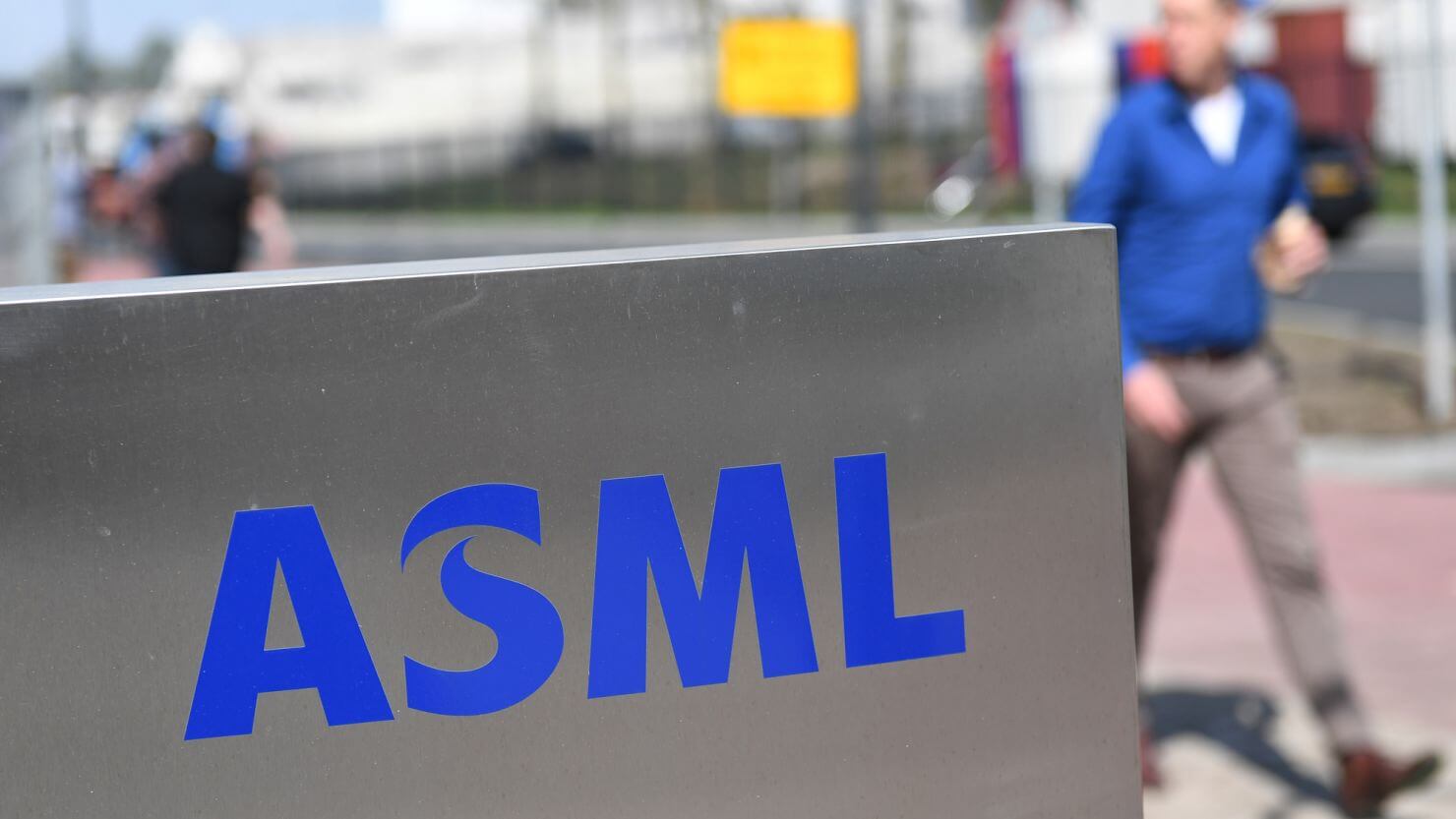 The Netherlands Limits ASML Chip Equipment Exports to China Due to U.S. Pressures