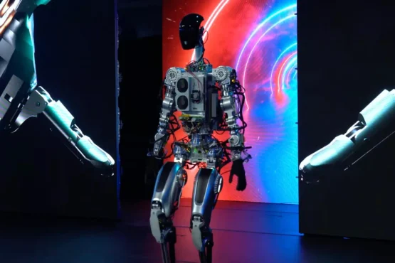 Tesla-Optimus-Humanoid-robot techturning.com