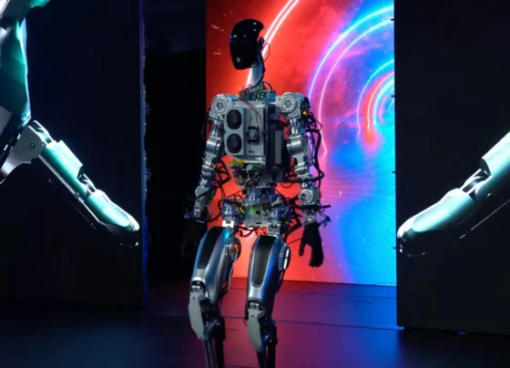 Tesla-Optimus-Humanoid-robot techturning.com